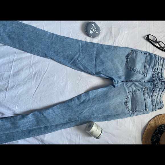 ARDENE high waisted straight leg ripped jeans - Picture 3 of 5